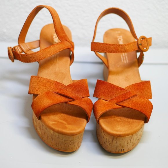 Toms Shoes - Tom’s Espadrille Platform Wedge Sandal 6M
